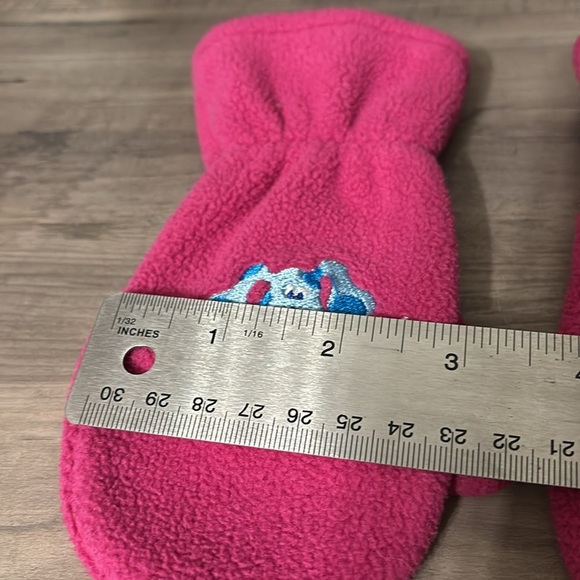 PRE OWNED VINTAGE BLUE'S CLUES KIDS MAGENTA WINTER MITTENS - Picture 6 of 7